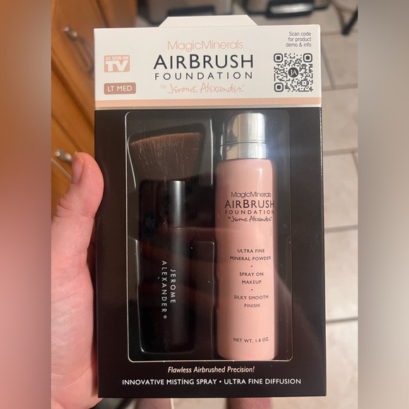 Other - Magic Minerals Air Brush Foundation Lt Med
